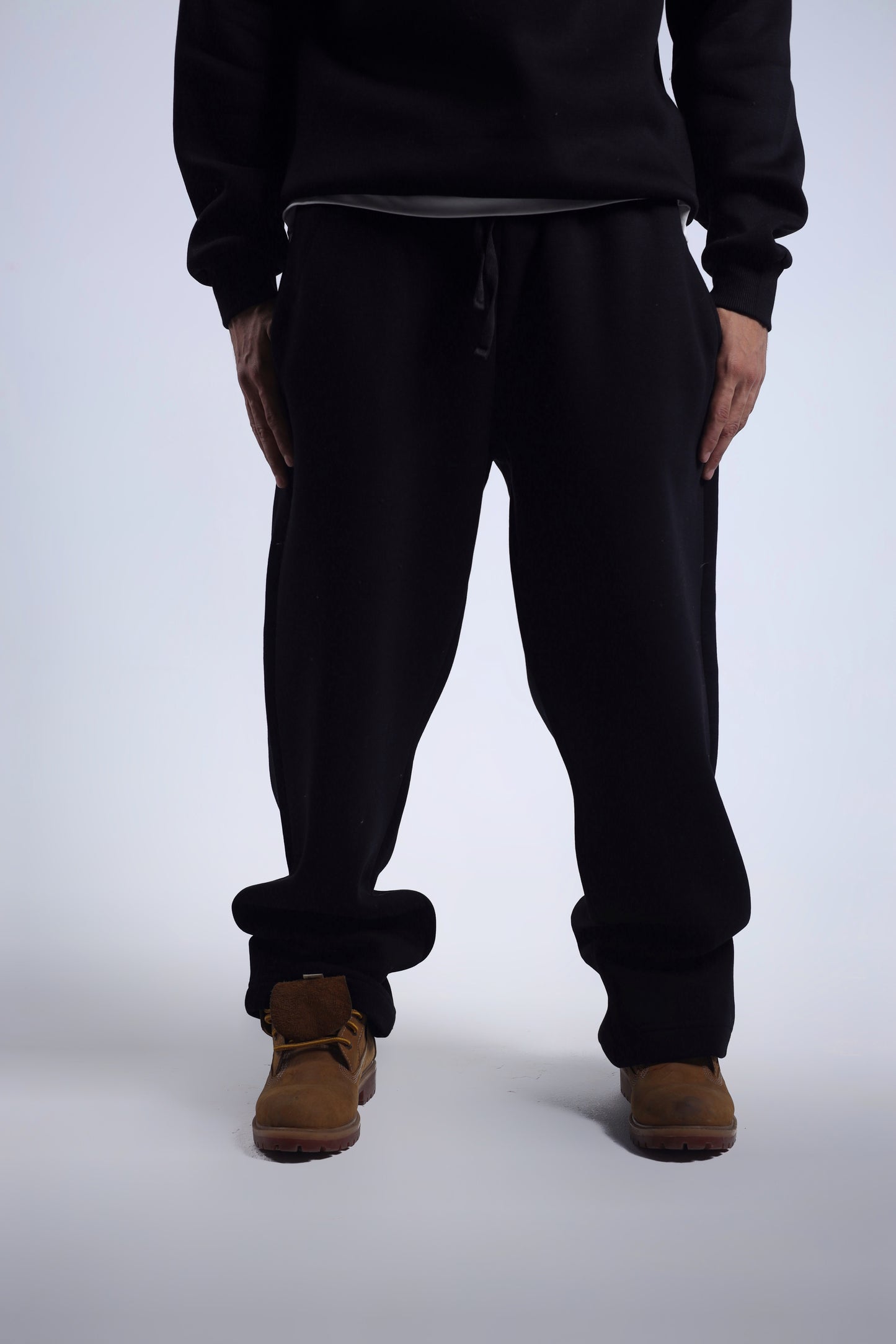 RELAXED FIT SWEATPANTS